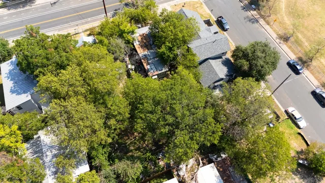 $450,000 | 2909 East 5th Street, Austin, TX 78702