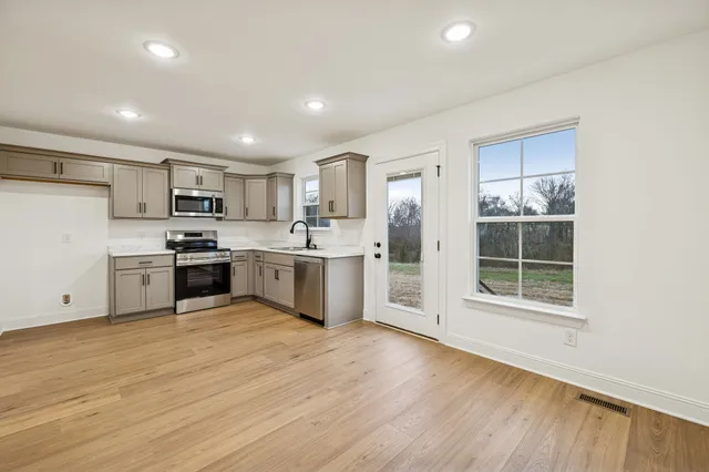 $305,000 | 1085 Landing Lane, Adams, TN 37010