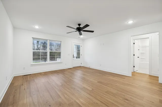 $305,000 | 1085 Landing Lane, Adams, TN 37010