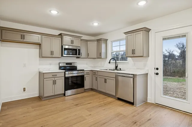 $305,000 | 1085 Landing Lane, Adams, TN 37010