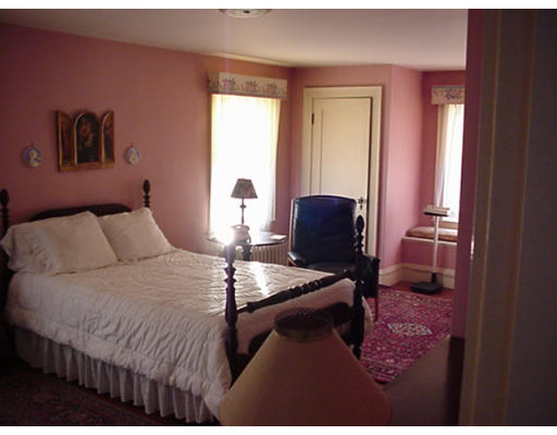 117 Lovell Road Watertown, MA 02472 - Photo 4 of 6