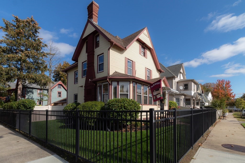 59 Princeton Street Springfield, MA 01109 - Photo 3 of 35 Gallery Image 3