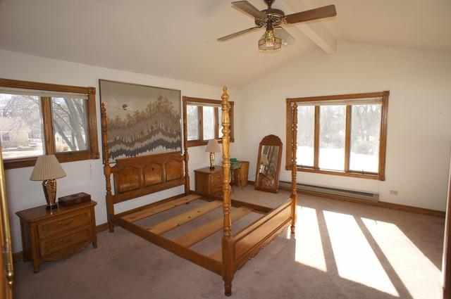 2039 Bradwell Road Inverness, IL 60067 - Photo 7 of 20