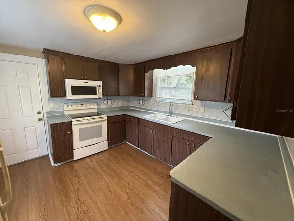 $1,350 | 314 West Crescent Drive, Lakeland, FL 33805