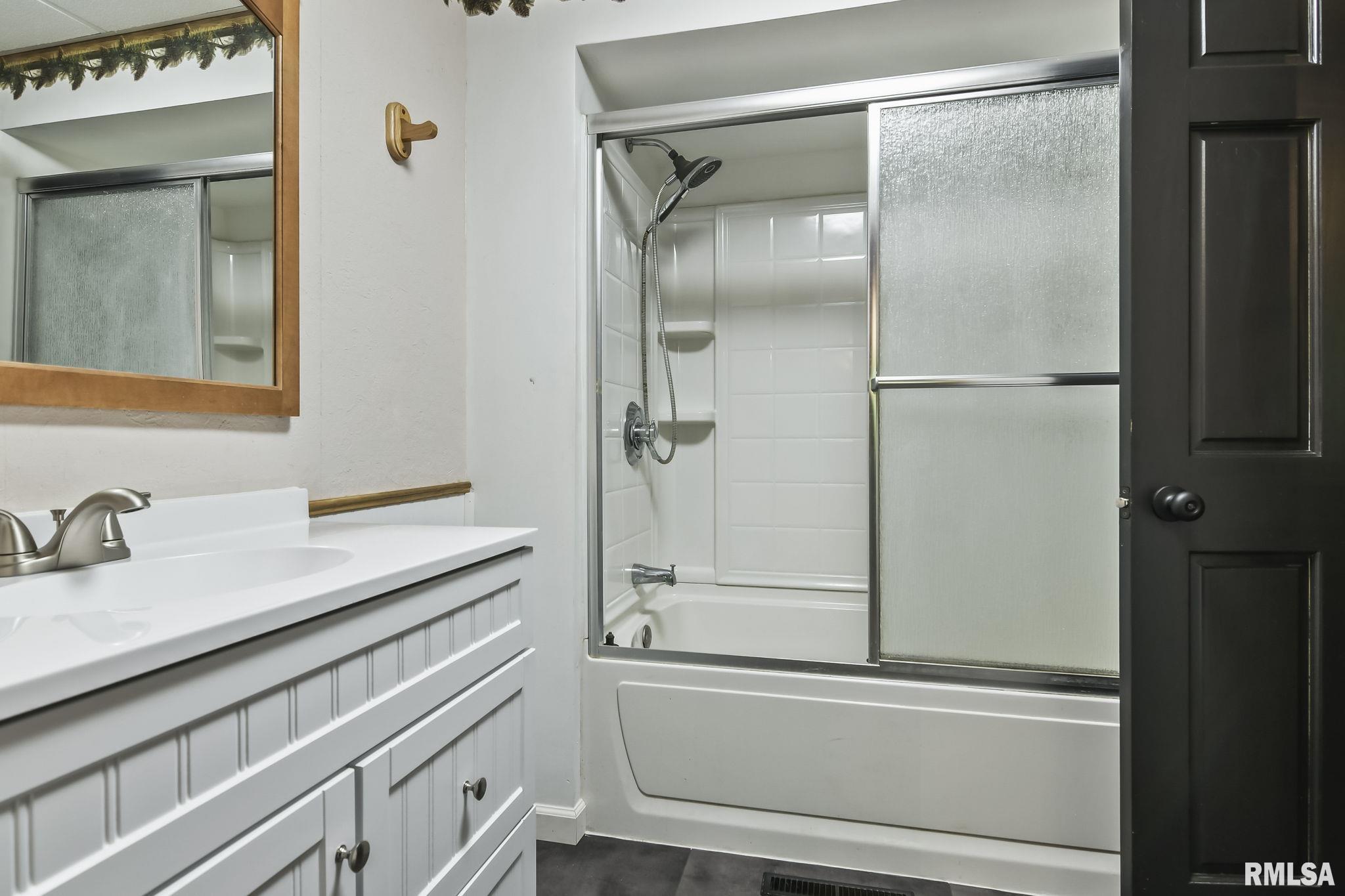 22950 Greenpass Road Athens, IL 62613 - Photo 35 of 53 Gallery Image 35