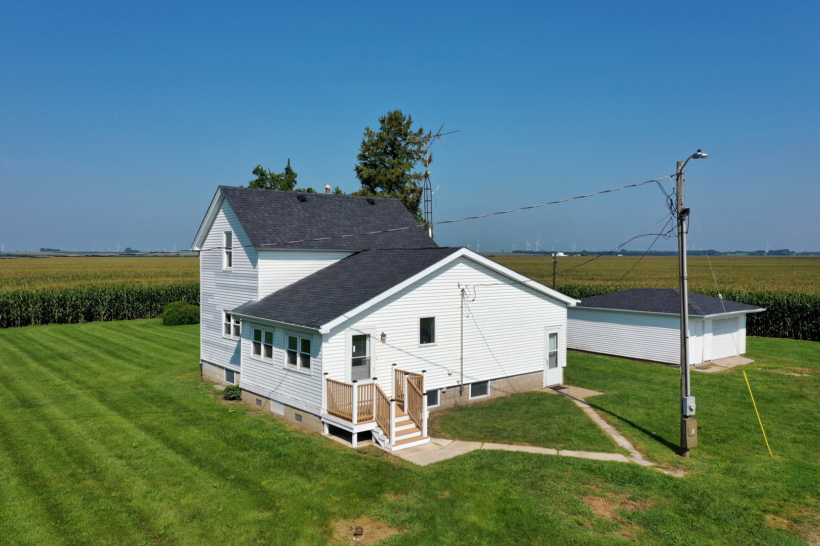 394 3000 North Road Clifton, IL 60927 - Photo 1 of 24 Gallery Image 1