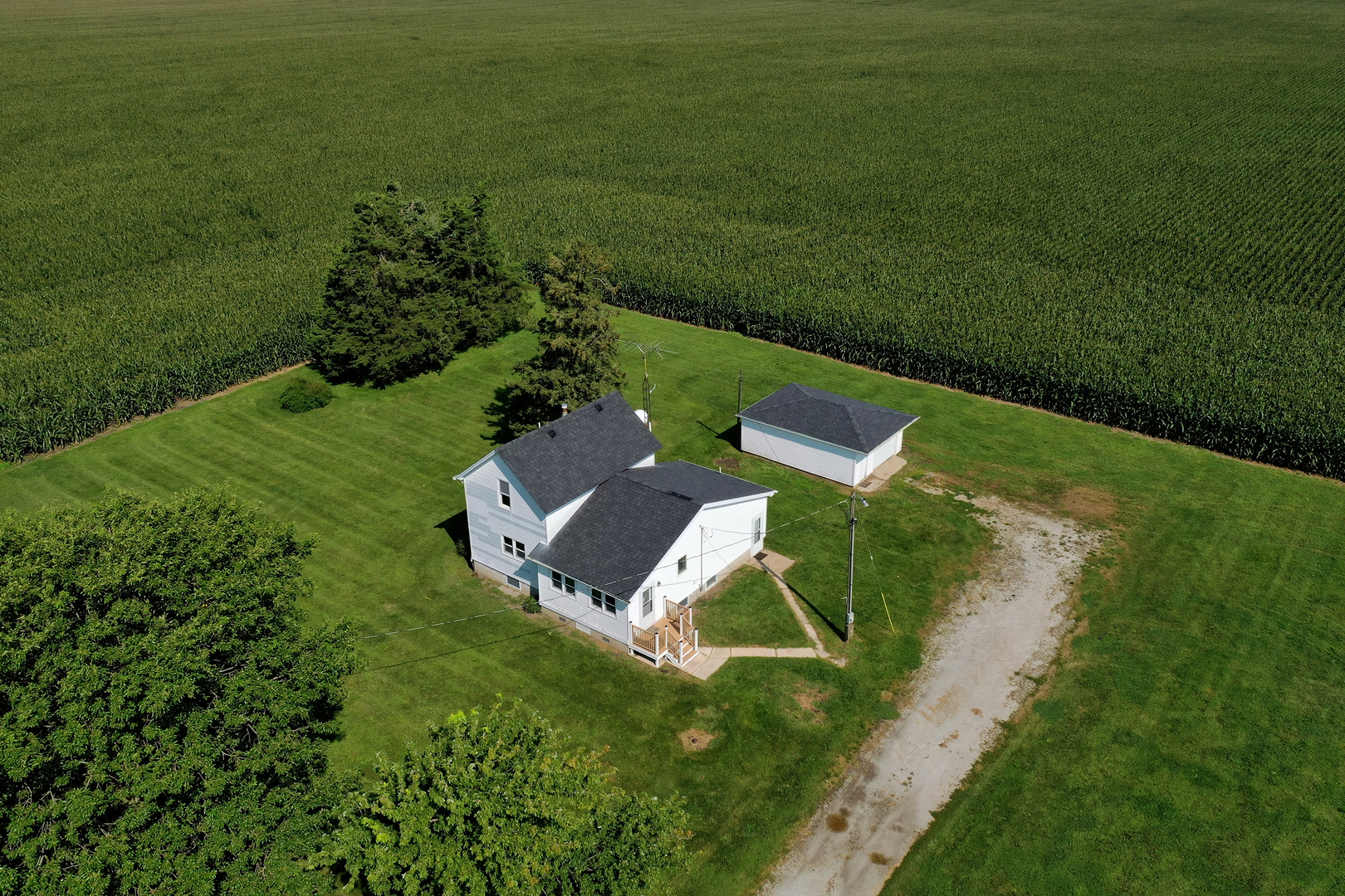 394 3000 North Road Clifton, IL 60927 - Photo 6 of 24 Gallery Image 6