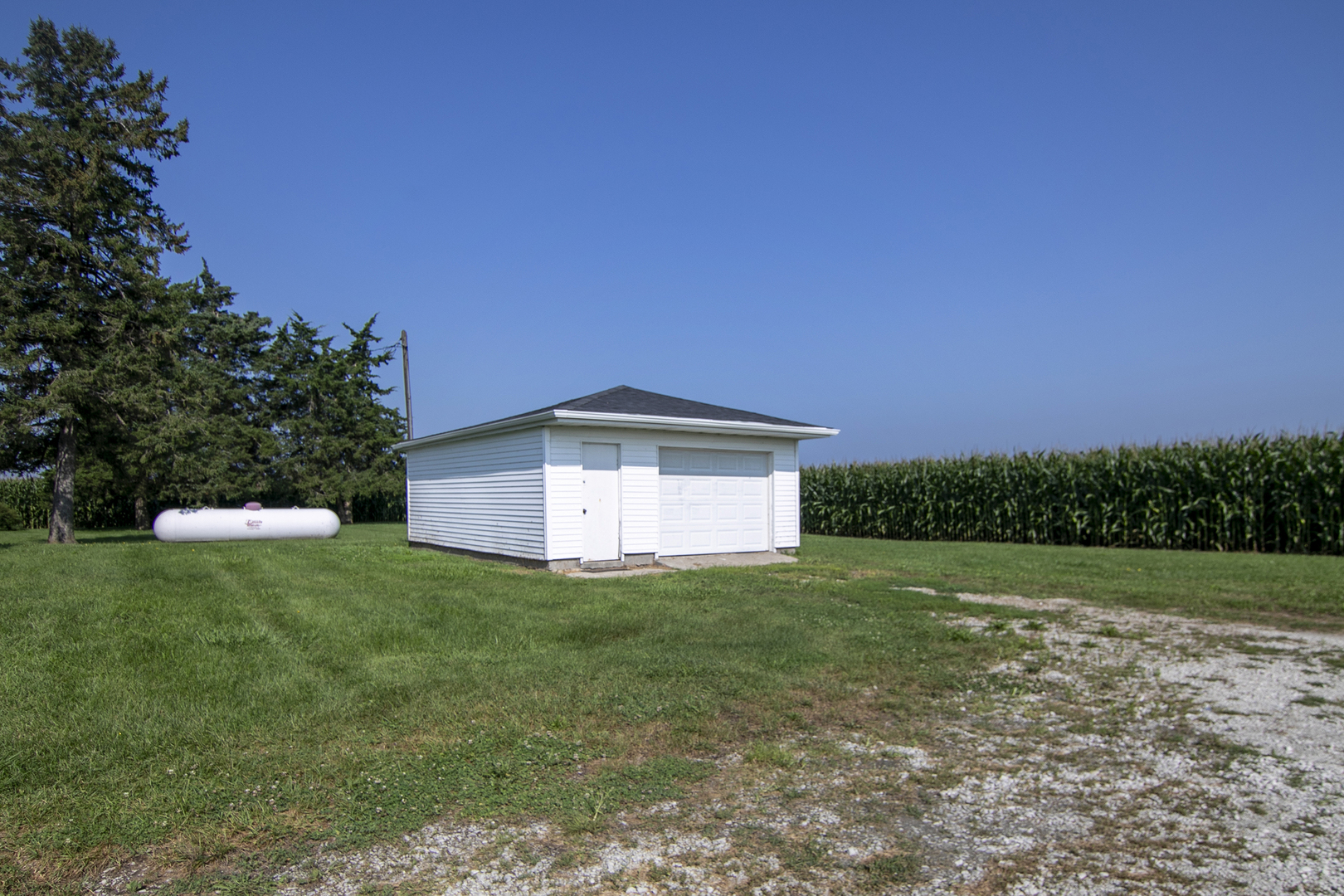 394 3000 North Road Clifton, IL 60927 - Photo 7 of 24 Gallery Image 7
