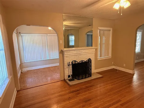 $1,950 | 1908 20th Avenue North, St. Petersburg, FL 33713