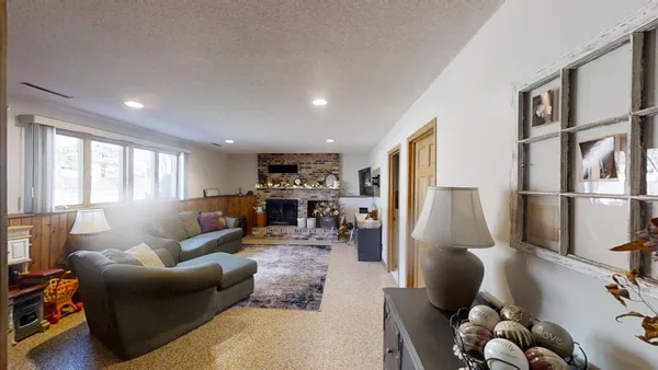 $459,900 | 1309 Oriole Drive, Albert Lea, MN 56007