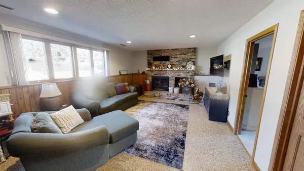 $459,900 | 1309 Oriole Drive, Albert Lea, MN 56007