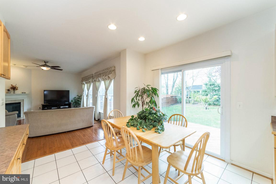 2944 Edgelea Road Vienna, VA 22181 - Photo 15 of 57 Kitchen