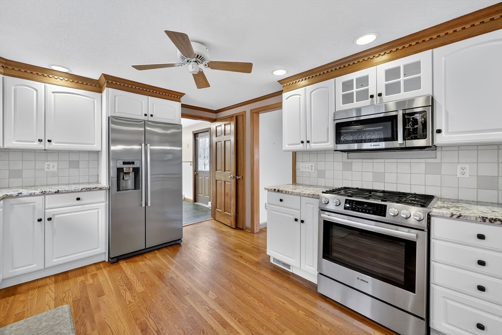 884 Parker Street Springfield, MA 01119 - Photo 11 of 29