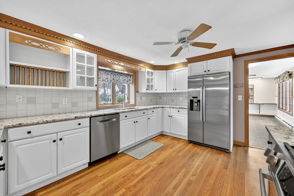 884 Parker Street Springfield, MA 01119 - Photo 12 of 29