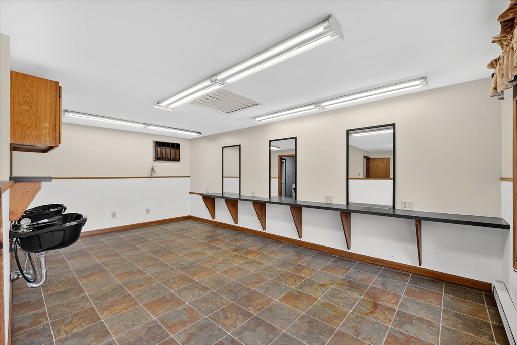 884 Parker Street Springfield, MA 01119 - Photo 18 of 29