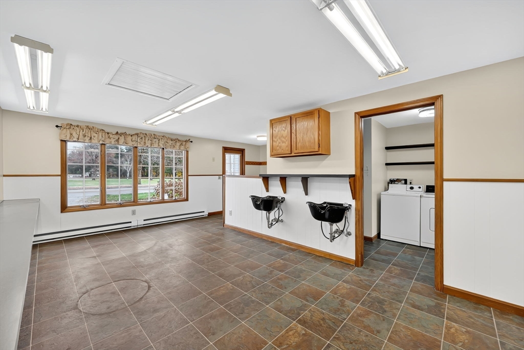 884 Parker Street Springfield, MA 01119 - Photo 19 of 29