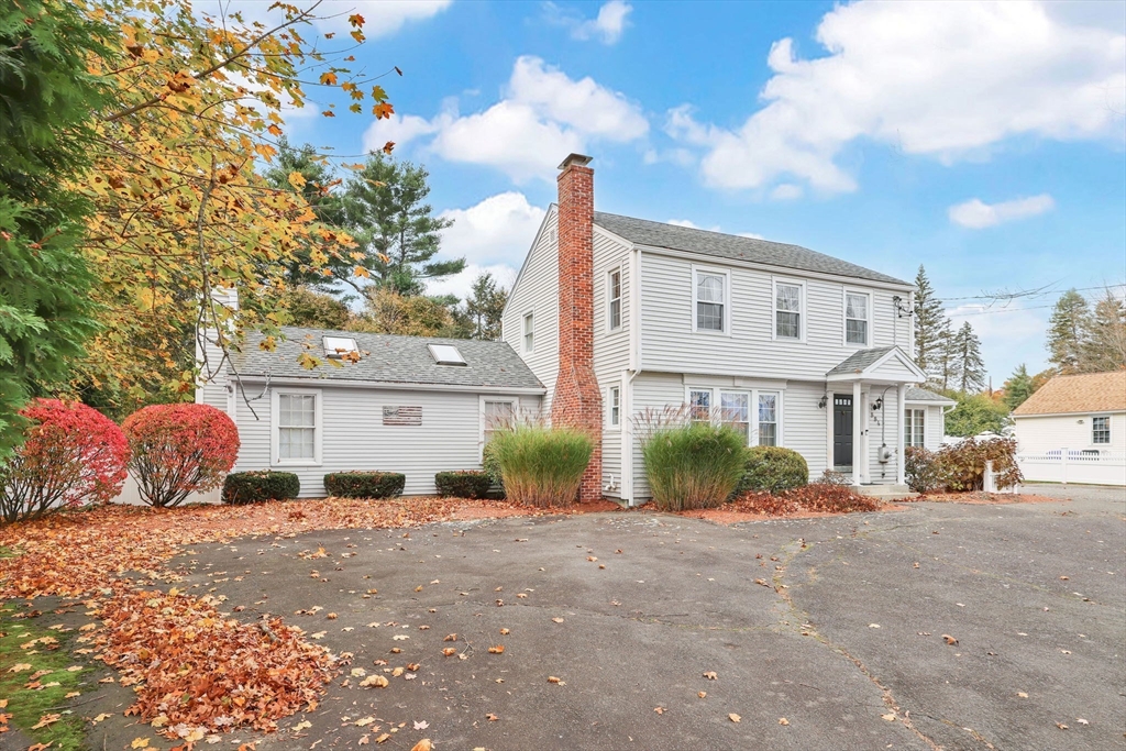 884 Parker Street Springfield, MA 01119 - Photo 4 of 29