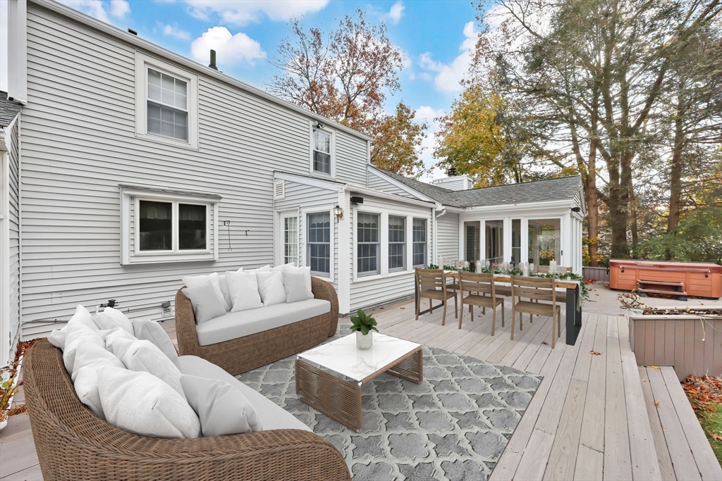 884 Parker Street Springfield, MA 01119 - Photo 5 of 29