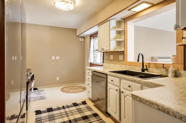 $260,000 | 1013 East Main Street, Rockton, IL 61072