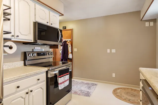 $260,000 | 1013 East Main Street, Rockton, IL 61072