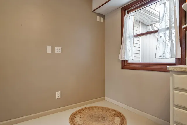 $260,000 | 1013 East Main Street, Rockton, IL 61072