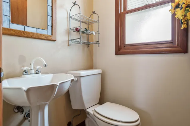 $260,000 | 1013 East Main Street, Rockton, IL 61072