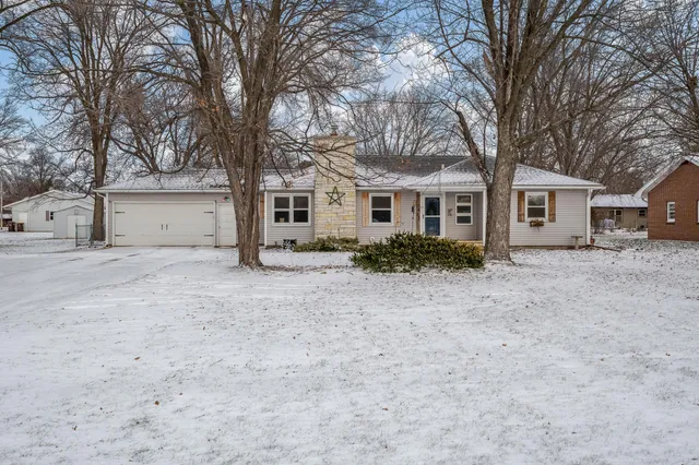 $260,000 | 1013 East Main Street, Rockton, IL 61072