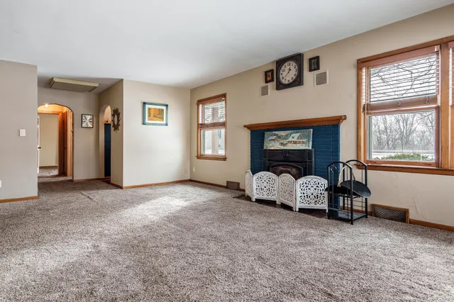 $260,000 | 1013 East Main Street, Rockton, IL 61072