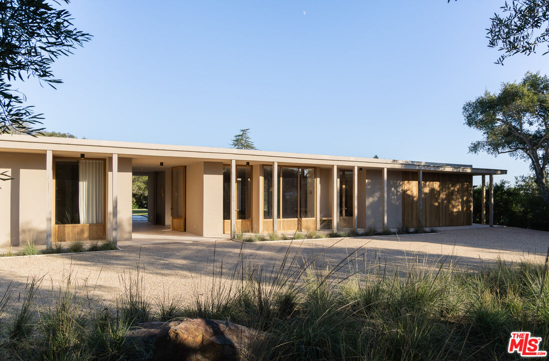 620 Stone Meadow Lane Santa Barbara, CA 93108 - Photo 5 of 34