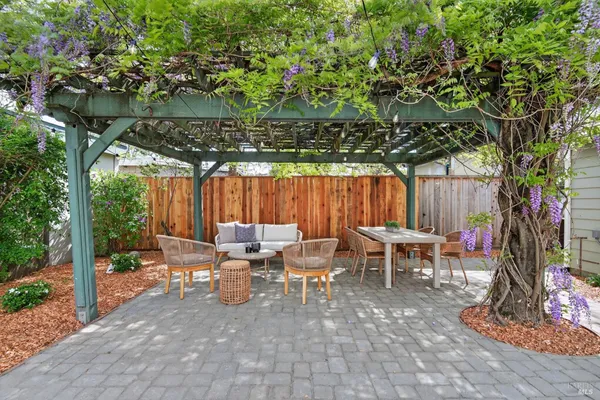 $1,495,000 | 617 G Street, Petaluma, CA 94952