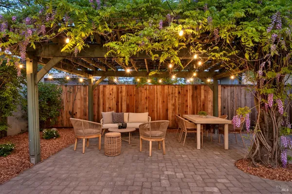 $1,495,000 | 617 G Street, Petaluma, CA 94952