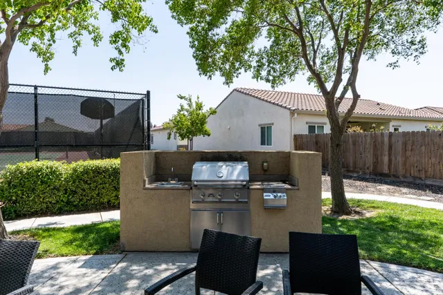 $327,000 | 860 Fritz Drive, Los Banos, CA 93635