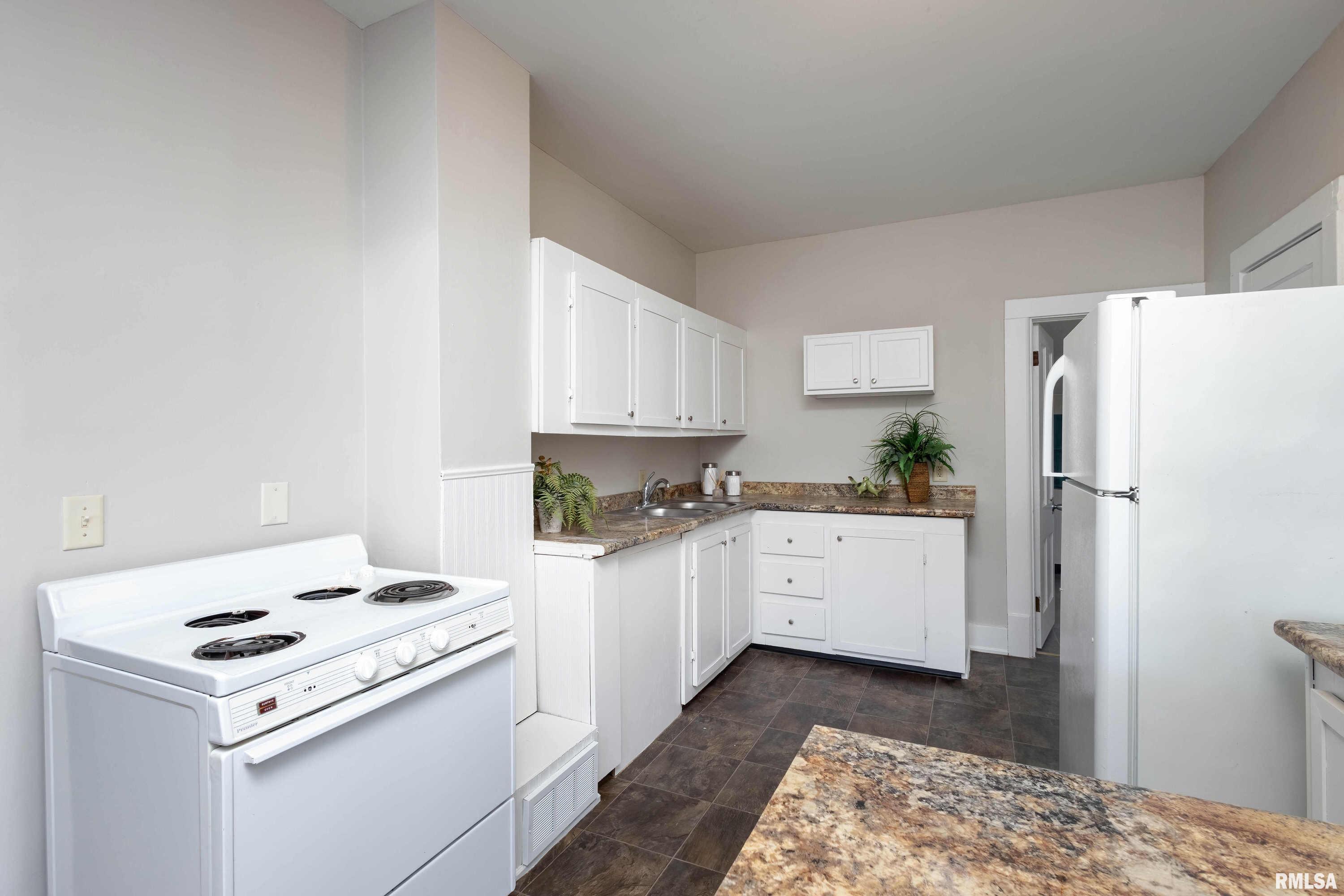 4406 18th Avenue Rock Island, IL 61201 - Photo 14 of 33