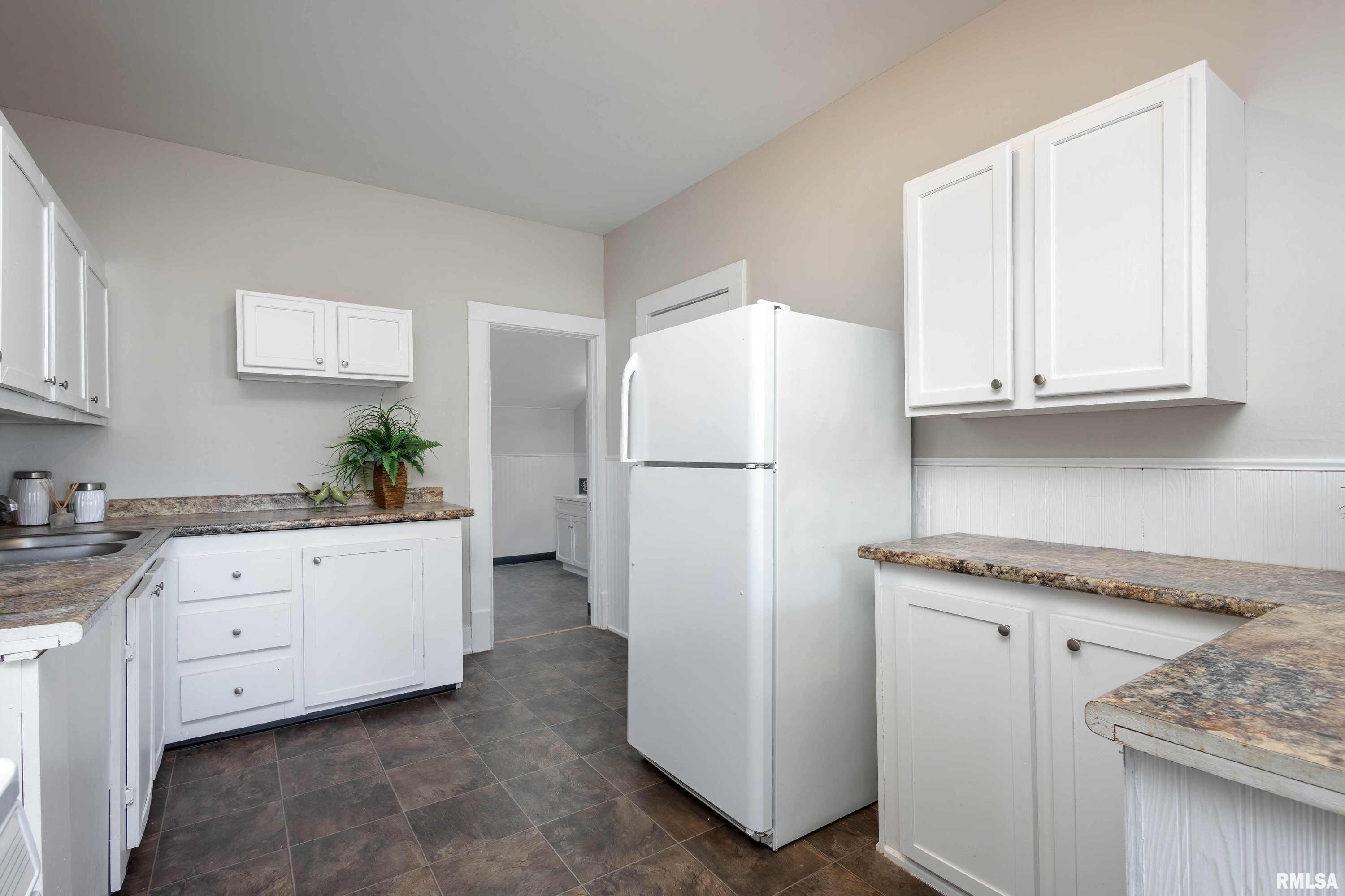 4406 18th Avenue Rock Island, IL 61201 - Photo 15 of 33