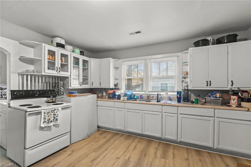 229 Dorothy Street High Point, NC 27262 - Photo 8 of 23