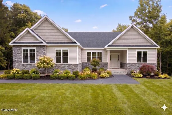$874,900 | 105 Maxwell Road, Colonie, NY 12110