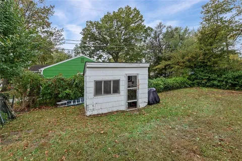 $225,000 | 912 Vest Drive, Warrensburg, MO 64093