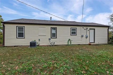 $225,000 | 912 Vest Drive, Warrensburg, MO 64093