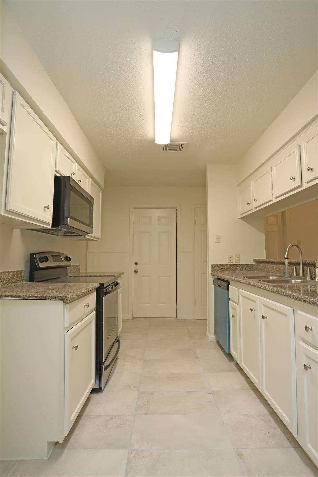 5023 Monteith Drive Spring, TX 77373 - Photo 5 of 19