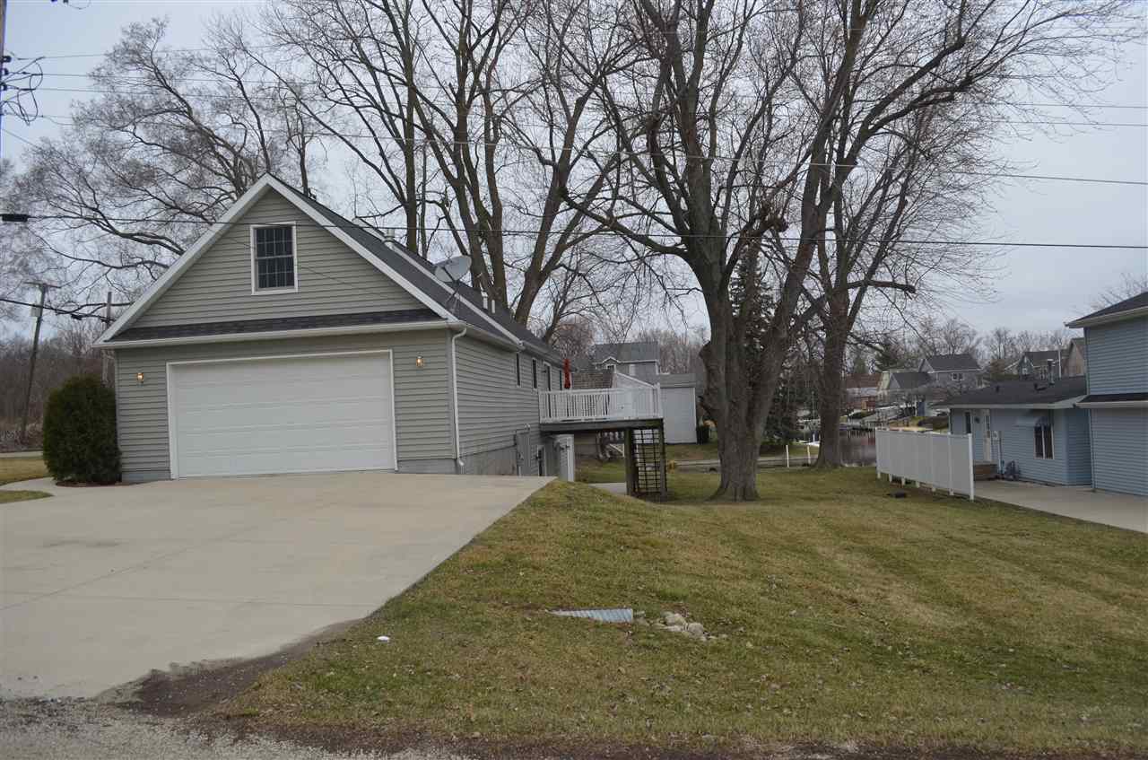 8014 East North Road Syracuse, IN 46567 - Photo 3 of 33 Gallery Image 3