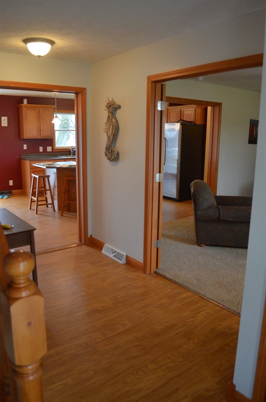 8014 East North Road Syracuse, IN 46567 - Photo 5 of 33 Gallery Image 5