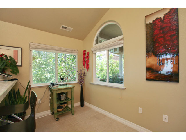 538 Monterey Road, Unit A Pacifica, CA 94044 - Photo 6 of 18 a workspace with furniture and window