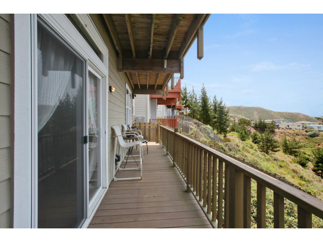 538 Monterey Road, Unit A Pacifica, CA 94044 - Photo 8 of 18 a view of a balcony