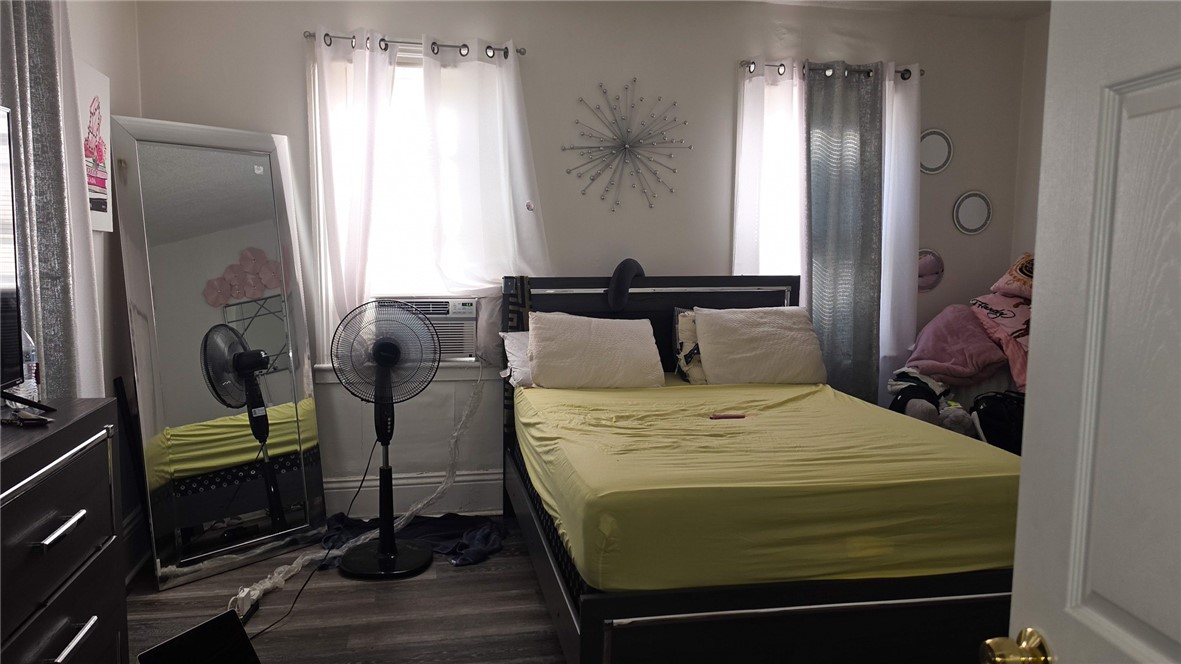 148 Parkway Rochester, NY 14608 - Photo 7 of 18 Downstairs Apt. Bedroom #1