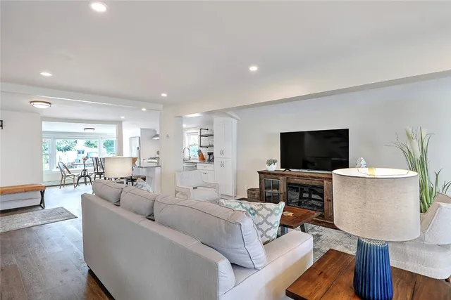 $4,000 | 45 White Avenue, East Providence, RI 02915