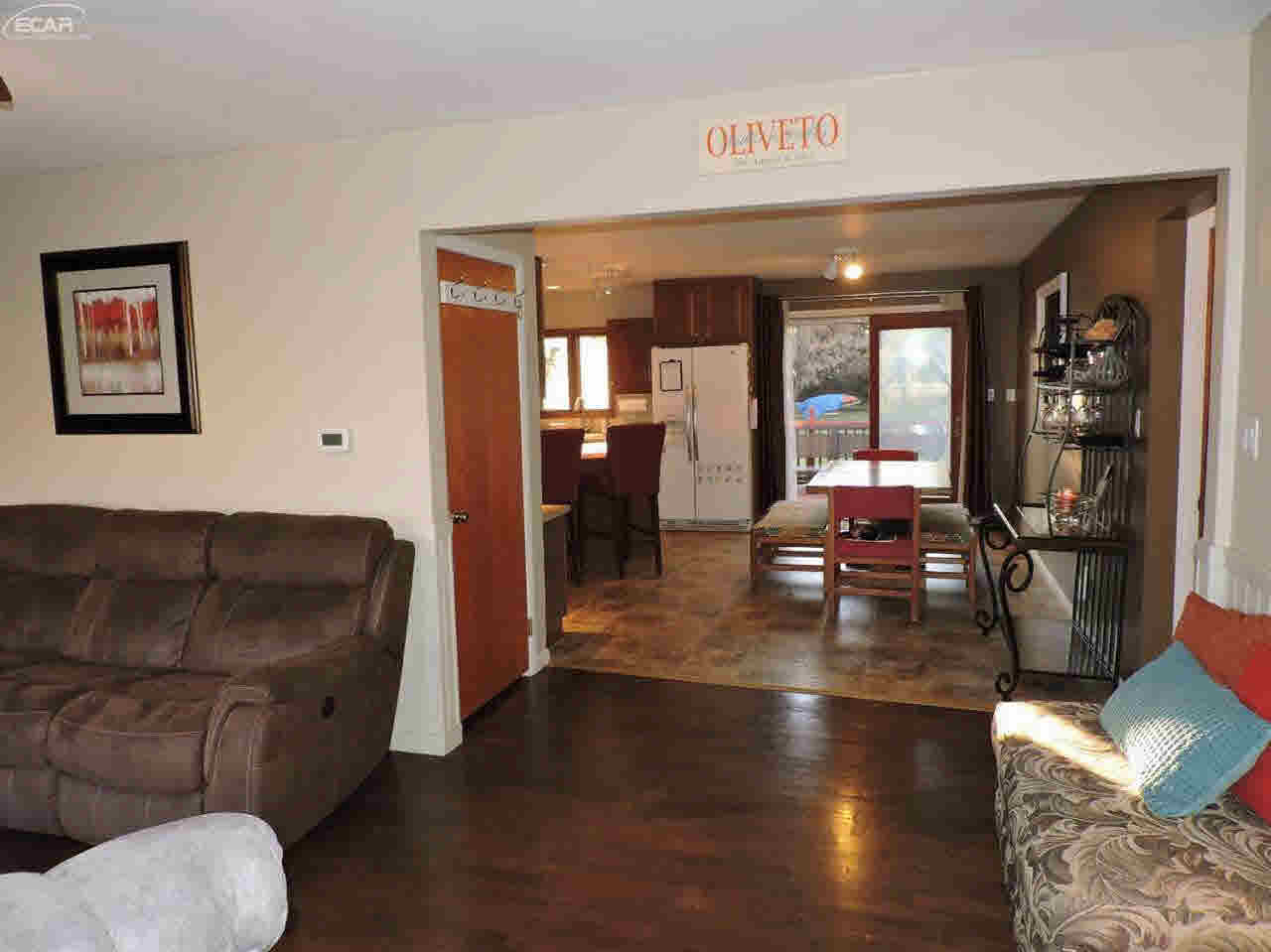 1388 Seymour Road Flint, MI 48532 - Photo 6 of 41 21235205-5.JPG