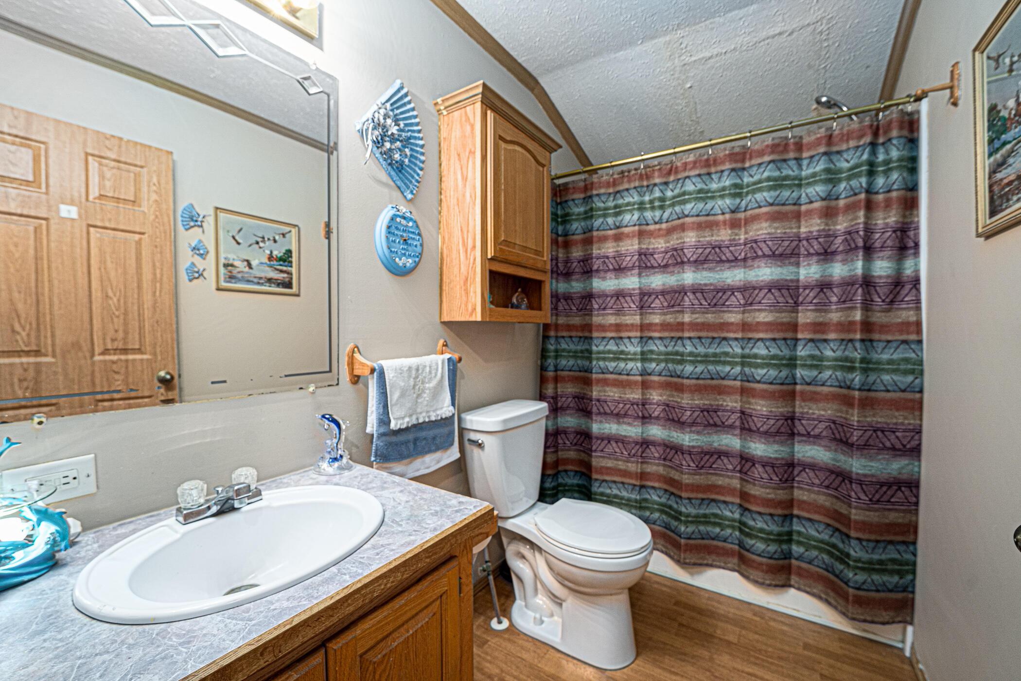 15913 Rocky Fork Road Logan, OH 43138 - Photo 40 of 47 Full bathroom