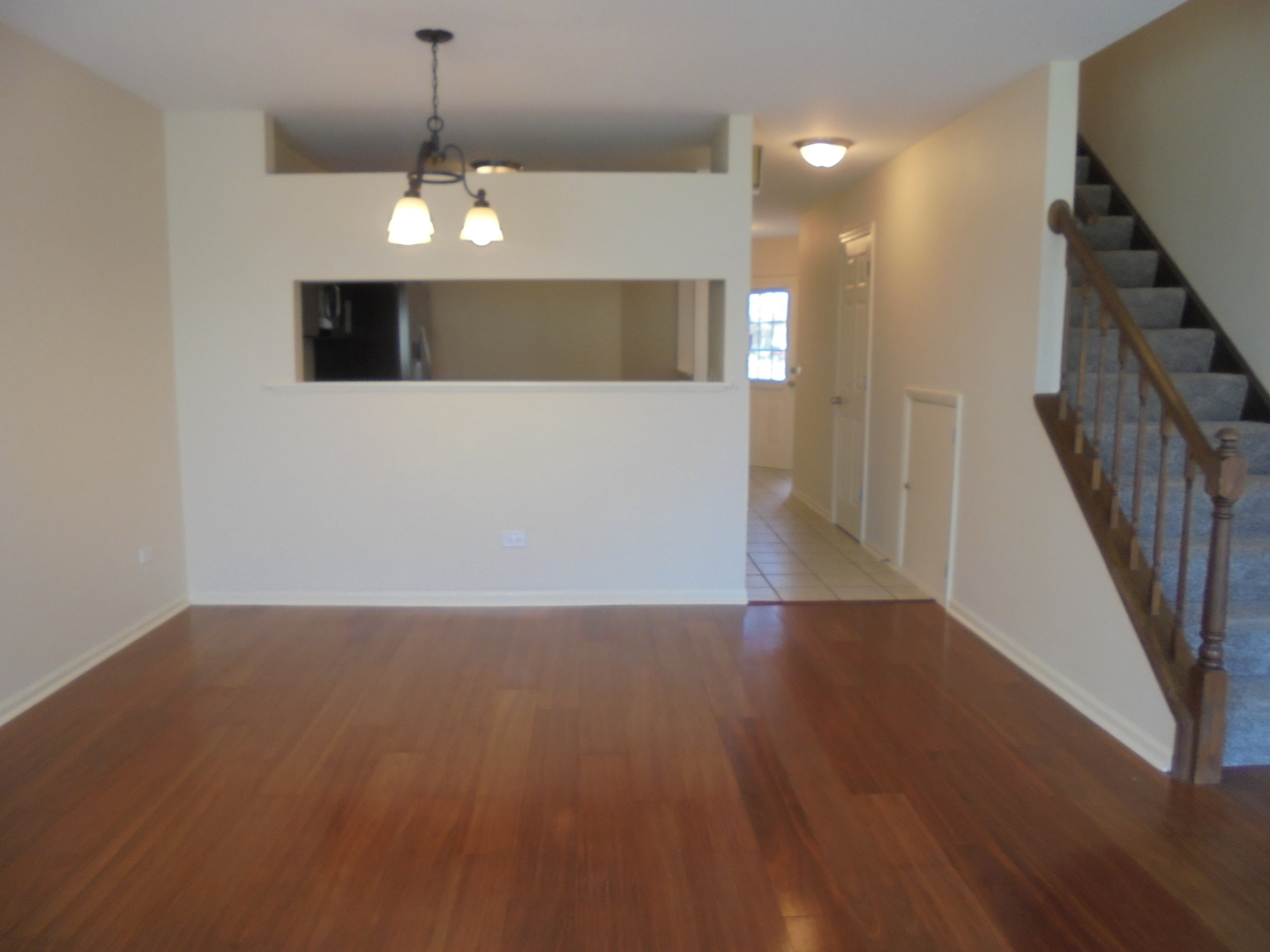 938 Ridgefield Lane Wheeling, IL 60090 - Photo 12 of 27