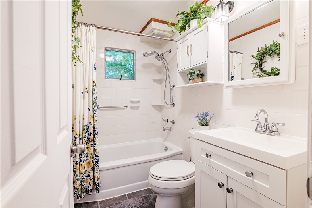 765 Denise Road Greece, NY 14616 - Photo 23 of 50