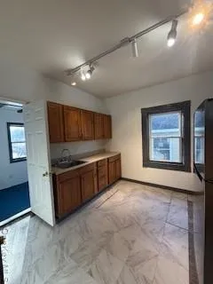 $1,975 | 3 Dean Place, Poughkeepsie, NY 12601